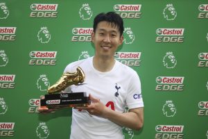 Son Heung-min with the Premier League Golden boot award.