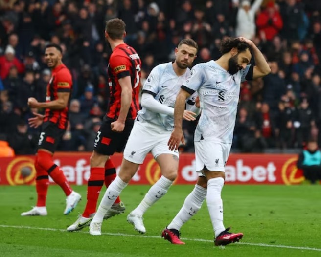 Mohamed Salah misses penalty as Bournemouth shock Liverpool.